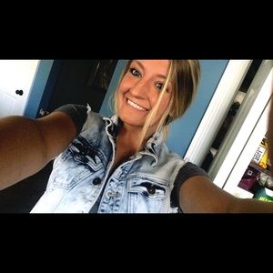 Meet your Posher, Brittany